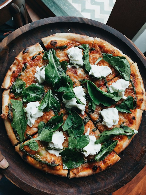 Pizza burrata et roquette